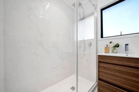 Photo of property in 87 West Harbour Drive, West Harbour, Auckland, 0618