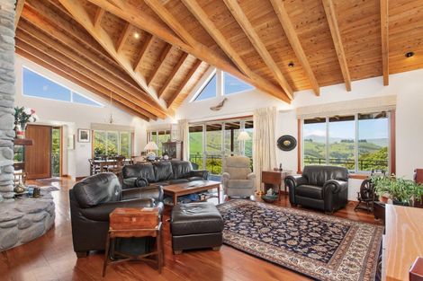 Photo of property in 5447 Christchurch Akaroa Road, Duvauchelle, 7582