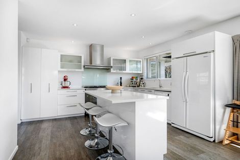 Photo of property in 210 Wairakei Road, Bryndwr, Christchurch, 8053