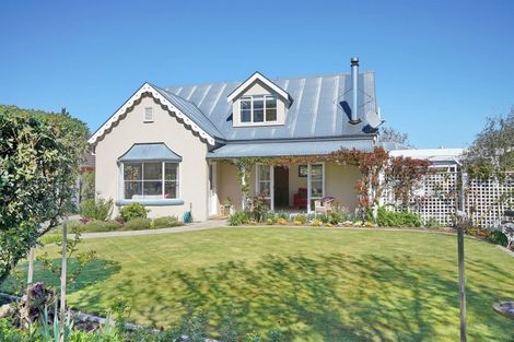 Photo of property in 33 Taranaki Drive, Woodend, 7610