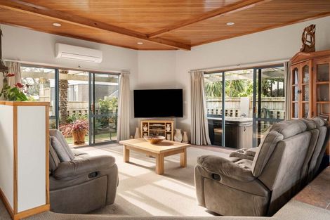 Photo of property in 345a Oceanbeach Road, Mount Maunganui, 3116