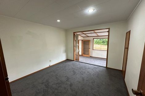 Photo of property in 20 Cockayne Crescent, Sunnynook, Auckland, 0620