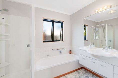 Photo of property in 71a Bay Street, Red Beach, 0932