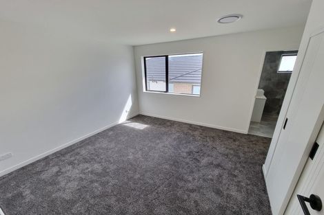 Photo of property in 25 Henriette Place, Totara Park, Auckland, 2105
