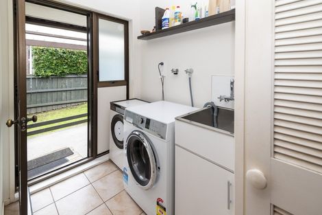 Photo of property in 2/1 Glenside Avenue, Pakuranga, Auckland, 2010