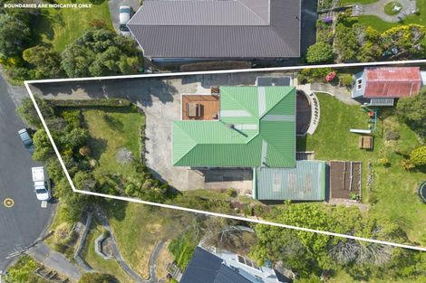 Photo of property in 34 Bayne Terrace, Macandrew Bay, Dunedin, 9014