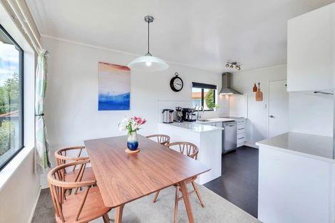 Photo of property in 118 Glen Road, Ranui, Auckland, 0612