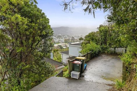 Photo of property in 33 Woodvale Grove, Fairfield, Lower Hutt, 5011