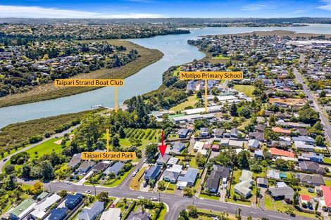 Photo of property in 1 Rapaki Place, Te Atatu Peninsula, Auckland, 0610