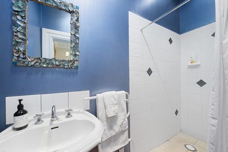 Photo of property in 70 Jellicoe Street, Martinborough, 5711