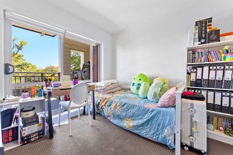 Photo of property in 10a/71 Spencer Road, Oteha, Auckland, 0632