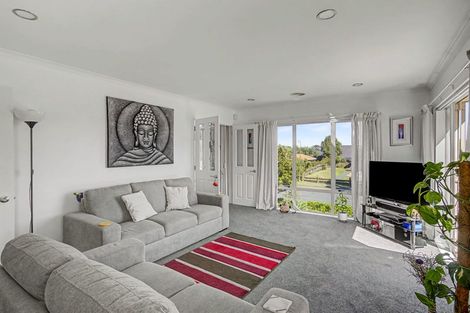 Photo of property in 127 Milne Drive, Paraparaumu, 5032