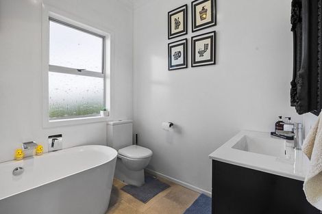 Photo of property in 42 Denby Road, Hawera, 4672