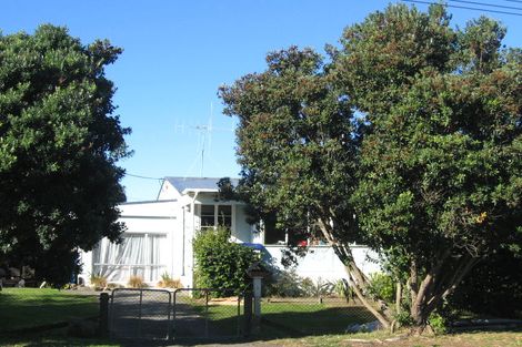 Photo of property in 8 Mahoe Street, Otaki Beach, Otaki, 5512