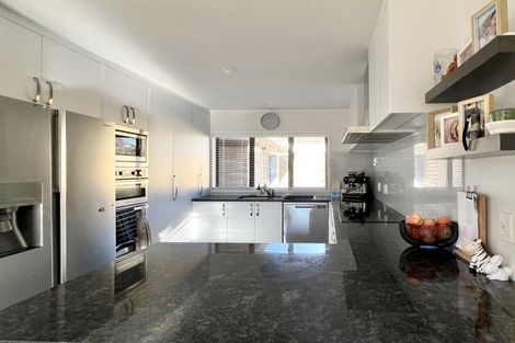 Photo of property in 9 Syntax Place, Conifer Grove, Takanini, 2112