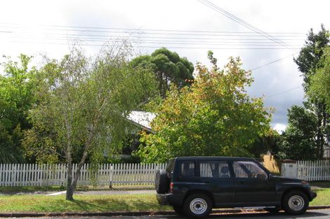 Photo of property in 9 Mayville Avenue, New Lynn, Auckland, 0600