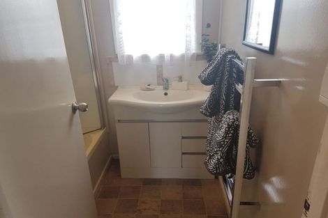 Photo of property in 4 Jenkins Place, Manurewa East, Auckland, 2102