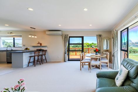 Photo of property in 2/28 Birman Close, Half Moon Bay, Auckland, 2012