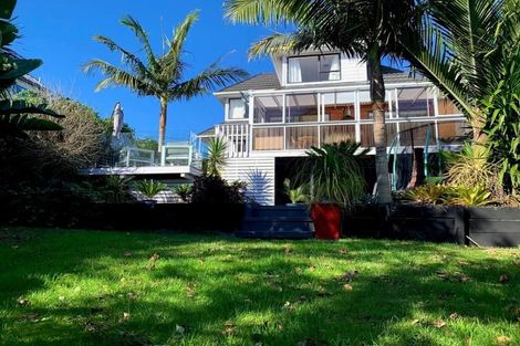 Photo of property in 2/2a Sunnynook Road, Sunnynook, Auckland, 0620