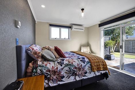 Photo of property in 12 Green Lane, Hawera, 4610