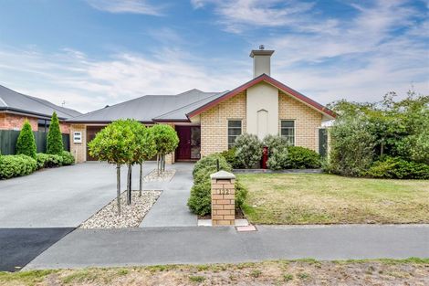 Photo of property in 132 Rothesay Road, Parklands, Christchurch, 8083