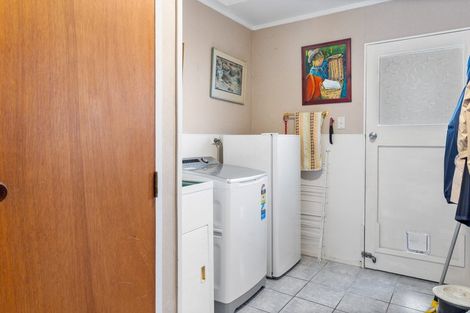 Photo of property in 27 Robinson Road, Whitianga, 3510