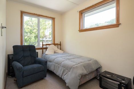 Photo of property in 169 Waikawa Road, Picton, 7220