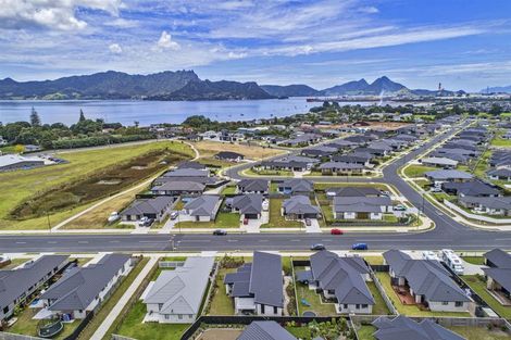 Photo of property in 30 Kitemaunga Avenue, One Tree Point, 0118