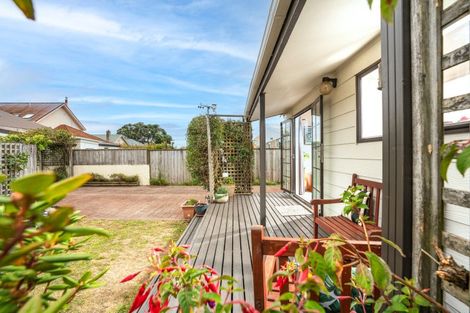 Photo of property in 14 Aparima Avenue, Miramar, Wellington, 6022