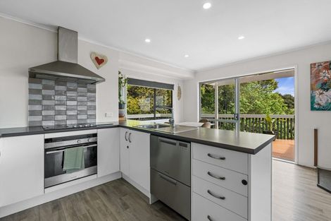 Photo of property in 1141 Scenic Drive North, Swanson, Auckland, 0816