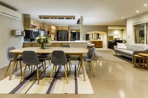 Photo of property in 9a Craig Road, Milford, Auckland, 0620