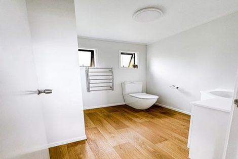 Photo of property in 71 Howard Road, Orere Point, Papakura, 2585