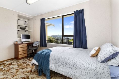 Photo of property in 58 Chapman Street, Newlands, Wellington, 6037