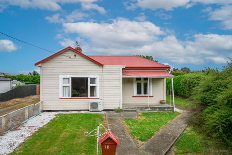 Photo of property in 16 Dobson Street, Waimate, 7924