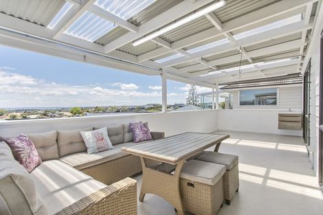 Photo of property in 27 Gilfillan Street, Blockhouse Bay, Auckland, 0600