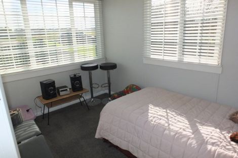 Photo of property in 9 Warren Street, Foxton Beach, Foxton, 4815