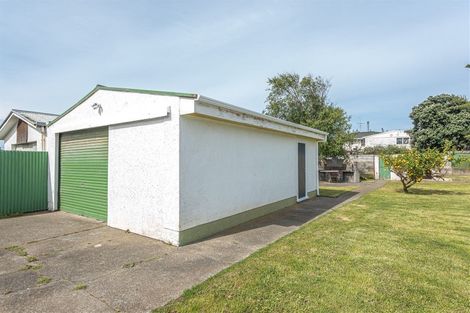Photo of property in 69 Thatcher Street, Castlecliff, Whanganui, 4501
