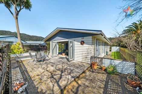 Photo of property in 294a Stokes Valley Road, Stokes Valley, Lower Hutt, 5019