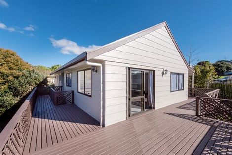 Photo of property in 27 Elizabeth Drive, West Harbour, Auckland, 0618