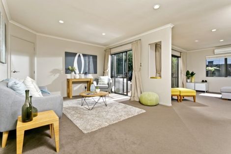 Photo of property in 30 Admirals Court Drive, Greenhithe, Auckland, 0632