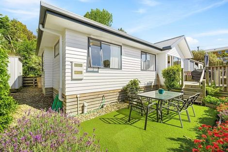 Photo of property in 5 Kemp Road, Massey, Auckland, 0614