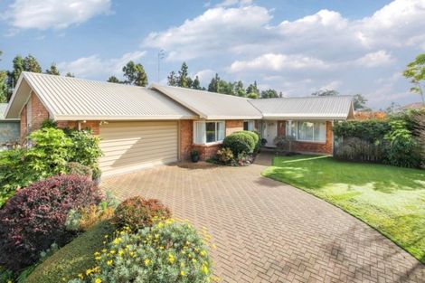 Photo of property in 10 Hastings Place, Hamilton Lake, Hamilton, 3204