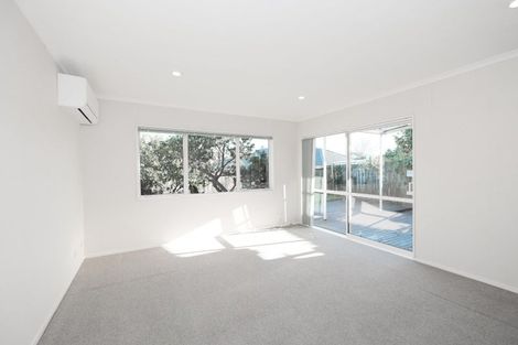 Photo of property in 2/6 Keenagh Rise, Dannemora, Auckland, 2016