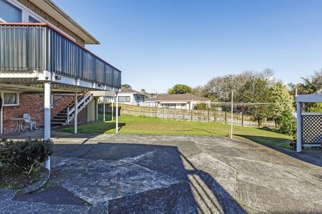 Photo of property in 13 Newington Road, Henderson, Auckland, 0612