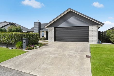 Photo of property in 52 Norfolk Drive, Cambridge, 3434