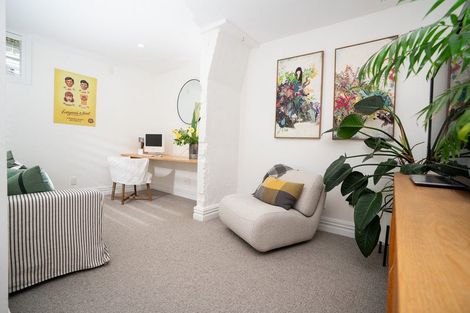 Photo of property in 16 Hawker Street, Mount Victoria, Wellington, 6011