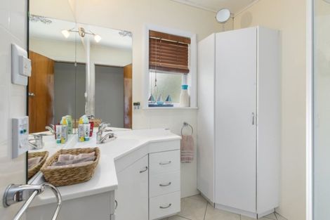 Photo of property in 138 Hine Road, Wainuiomata, Lower Hutt, 5014