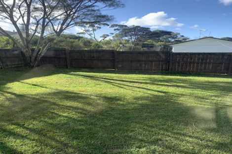 Photo of property in 46 Castleford Street, Green Bay, Auckland, 0604