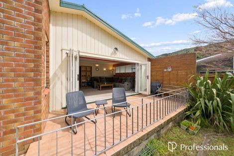 Photo of property in 3 York Avenue, Manor Park, Lower Hutt, 5019