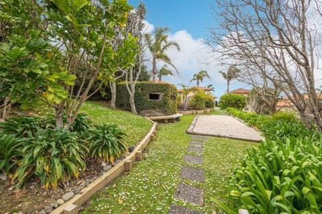 Photo of property in 8/126 Whangaparaoa Road, Red Beach, 0932